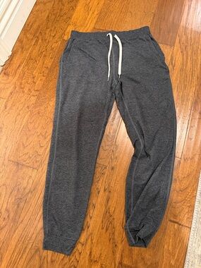 Vuori joggers size small long